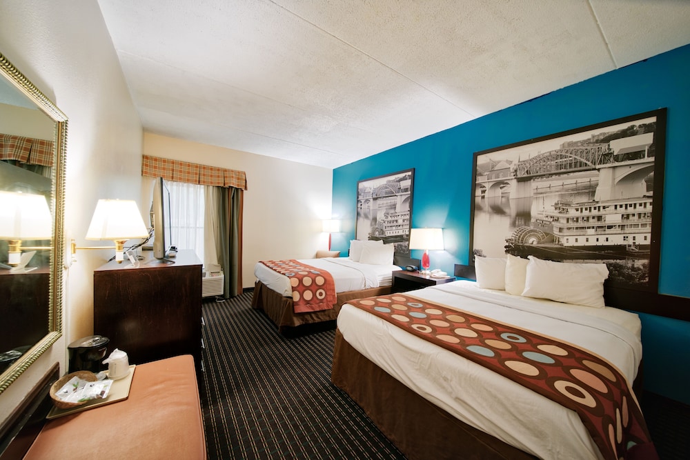 Quality Inn Chattanooga Hamilton Place 10/36