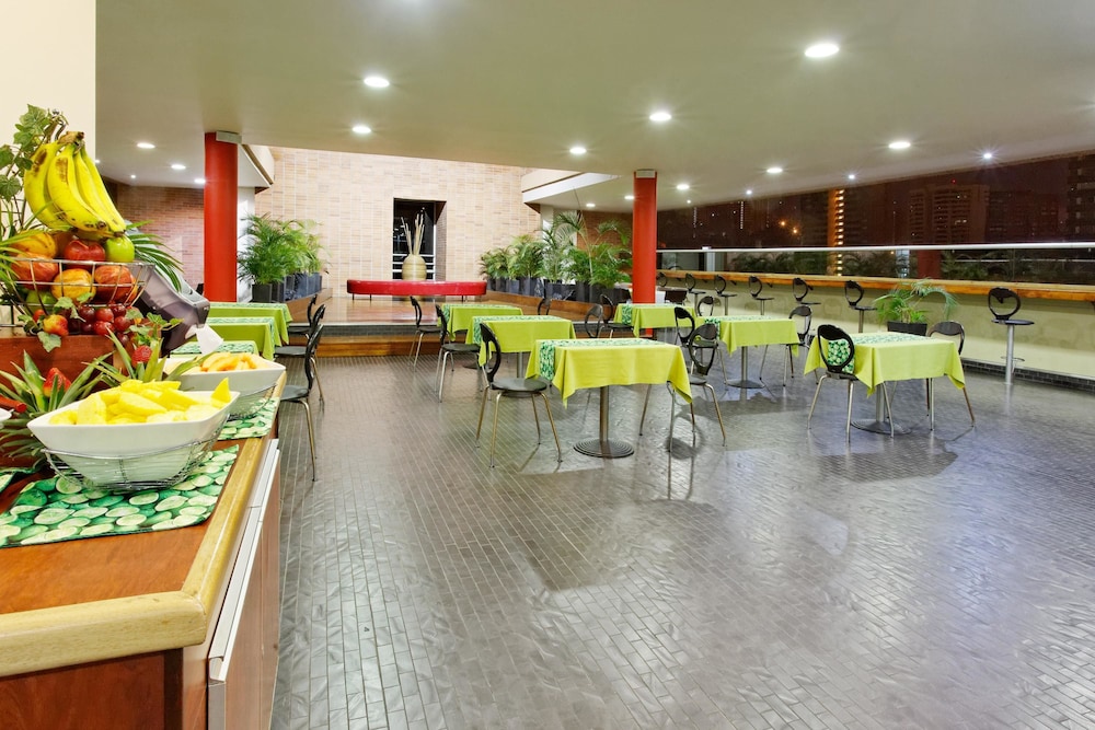 HOLIDAY INN EXPRESS MEDELLIN 46/65