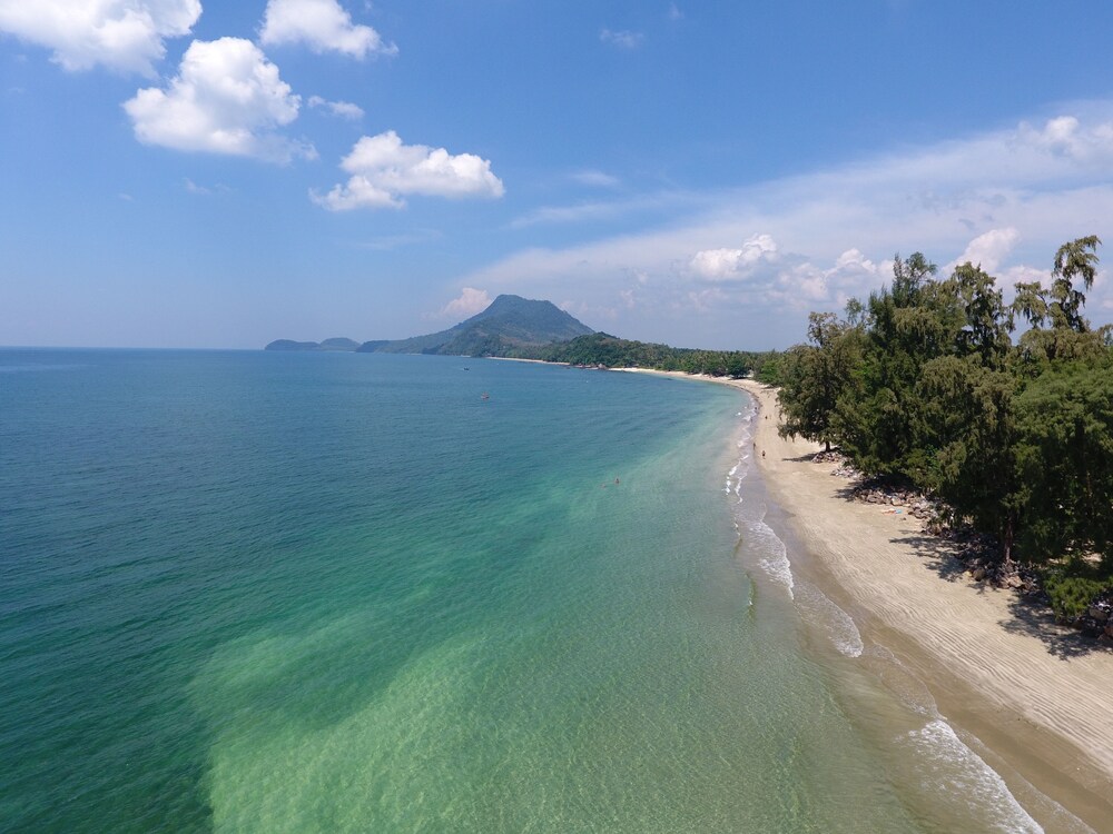 Koh Jum Beach Villas 74/76