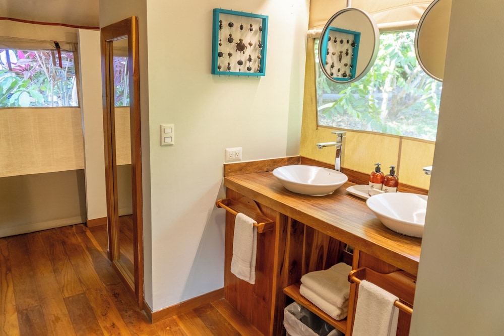 Isla Chiquita Glamping Hotel 48/50