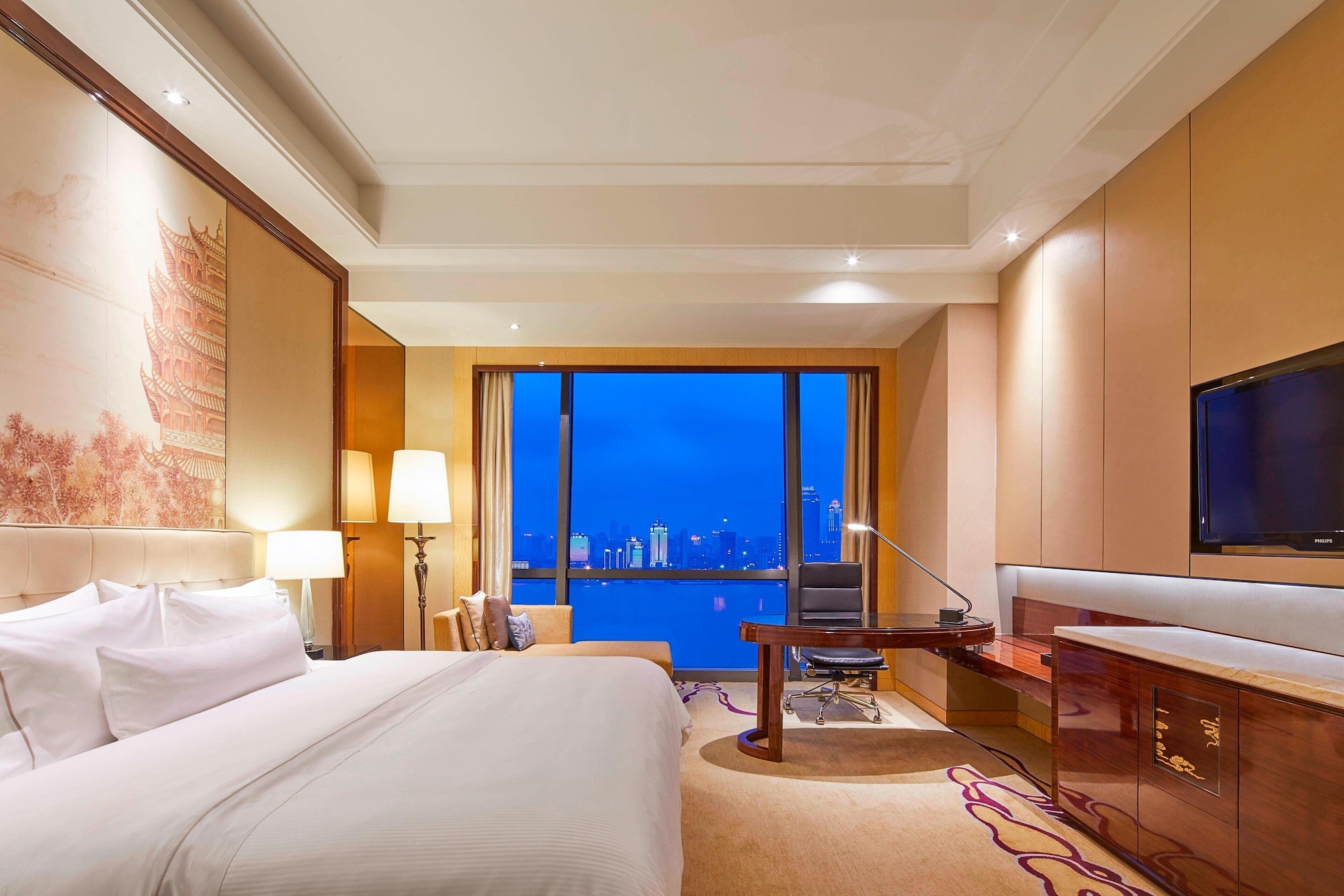 Guest Room, King Bed, River View, Executive Lounge Access