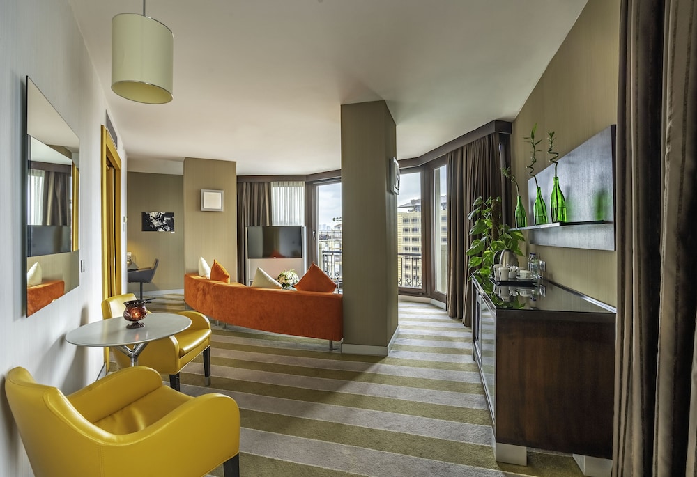 Point Hotel Taksim 47/68
