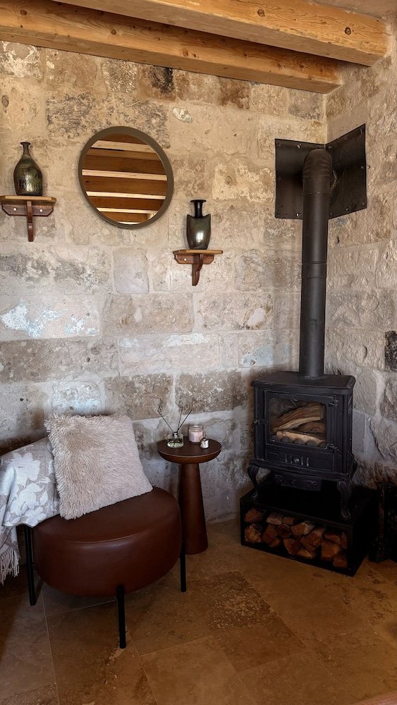 Azure Cave Suites 27/50