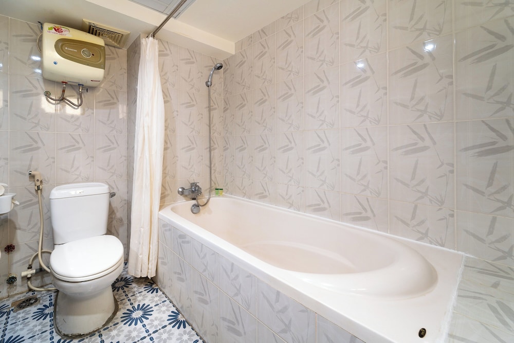 Nam Hai Hotel 76/78