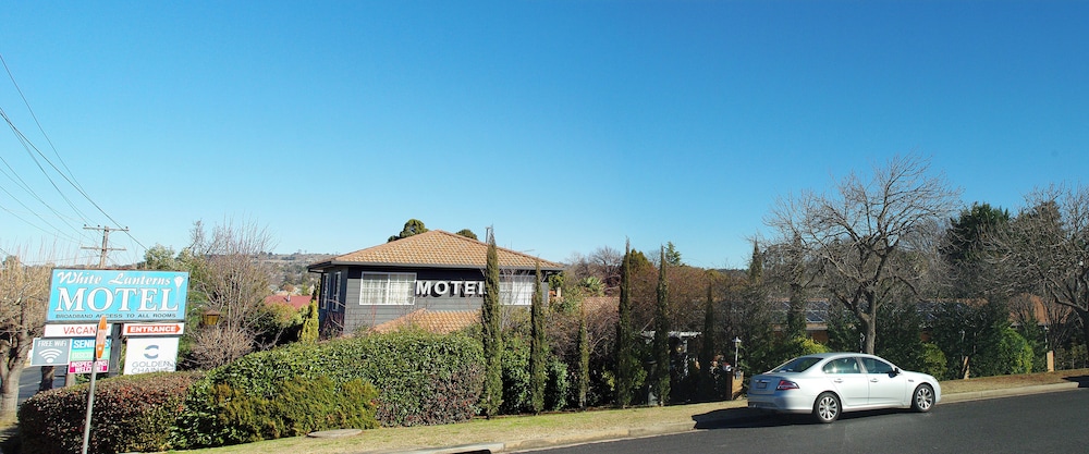 WHITE LANTERNS MOTEL 46/60