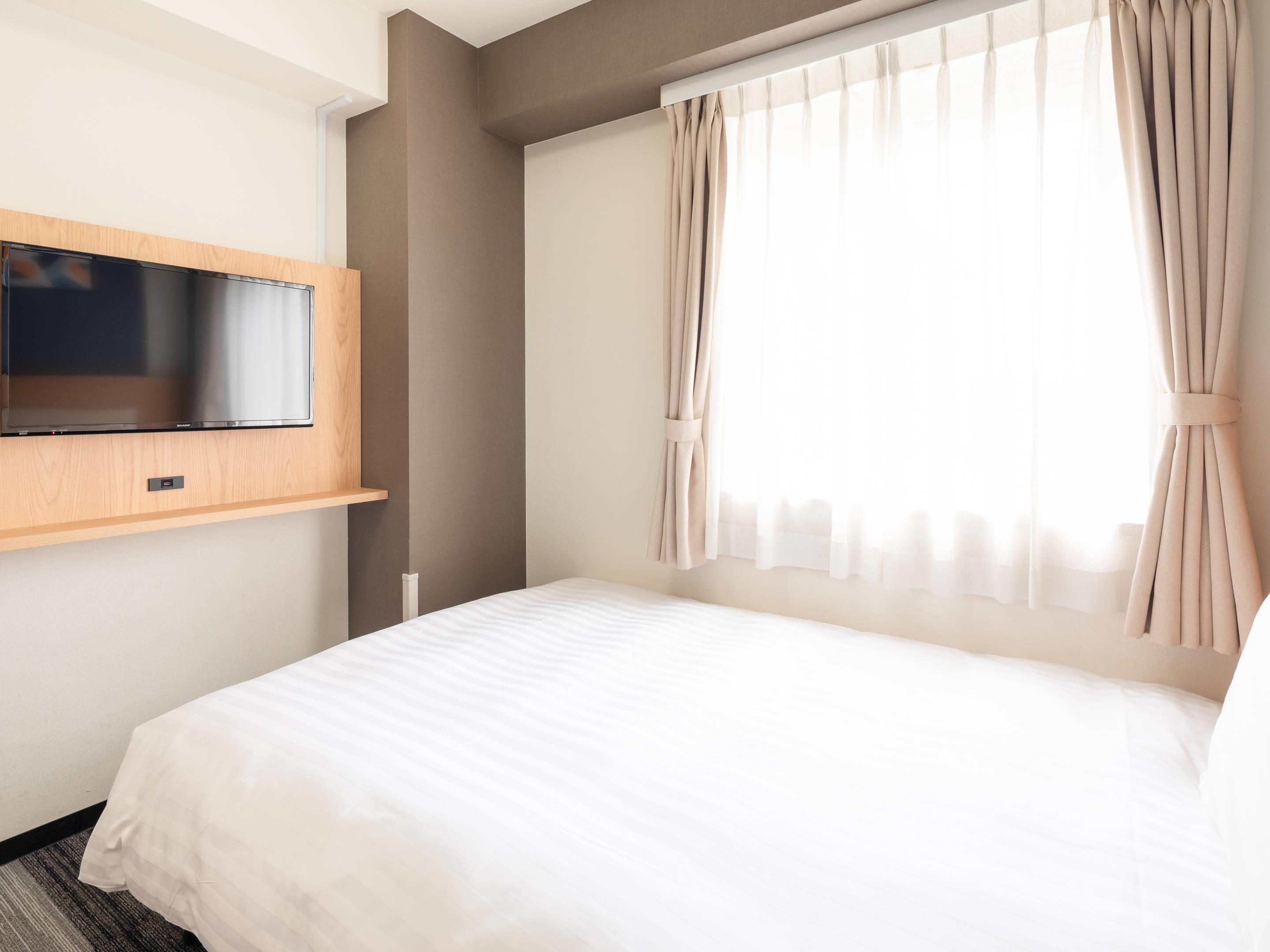 ROOM, DOUBLE BED