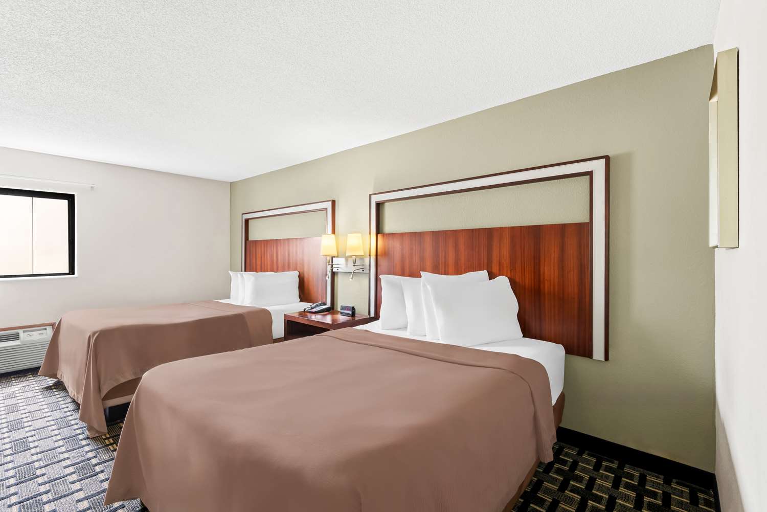 Suite, 2 Queen Beds, Sofa