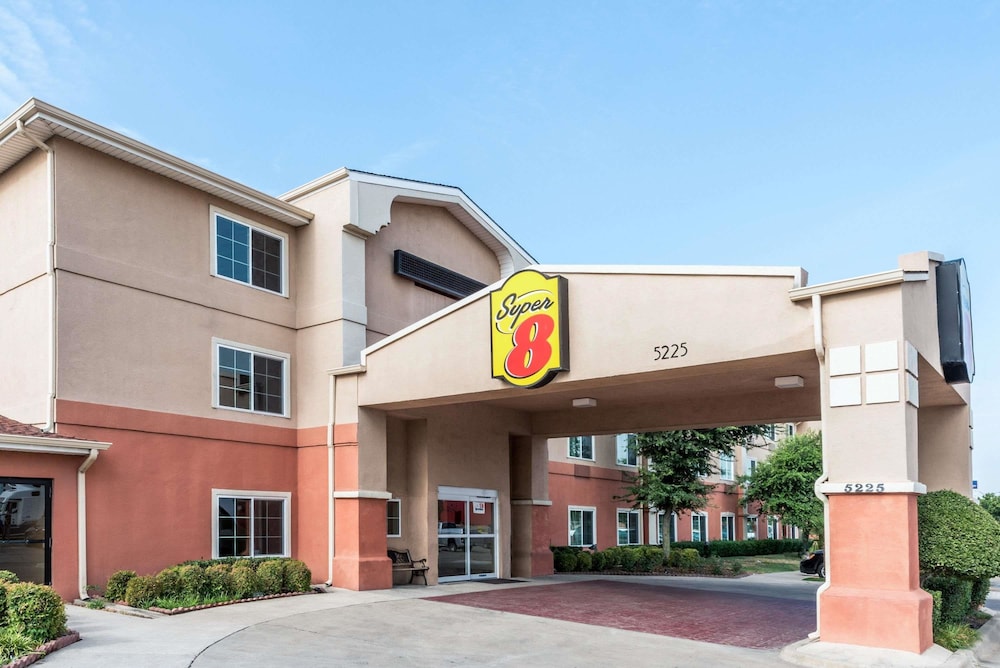 Super 8 By Wyndham Fort Worth North 3/22