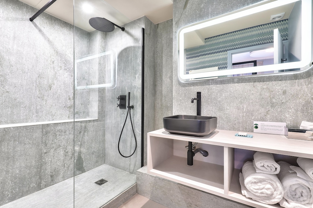 Hotel 33 Marbeuf 41/50