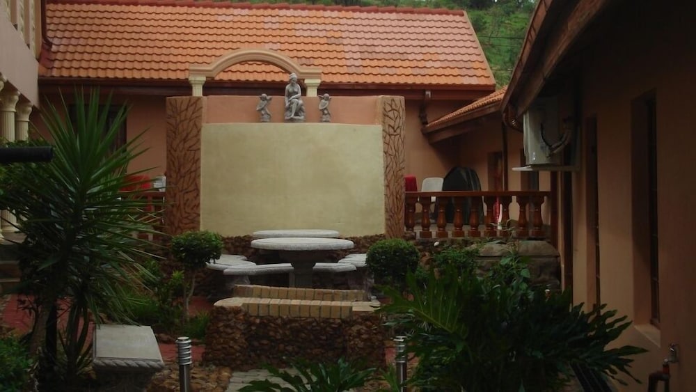 Valley View Guest House 5/46