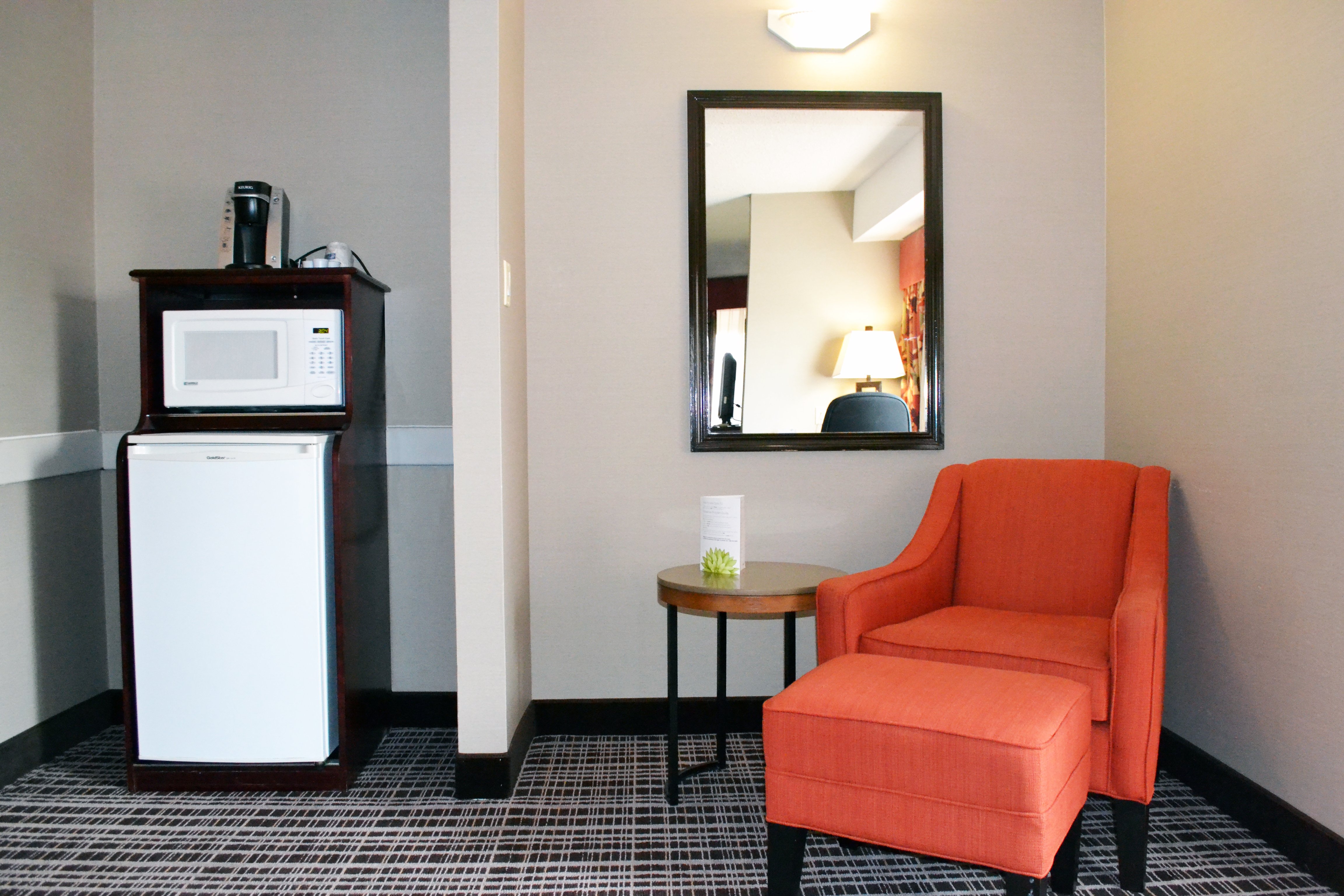 HOLIDAY INN EXPRESS RED DEER 47/68