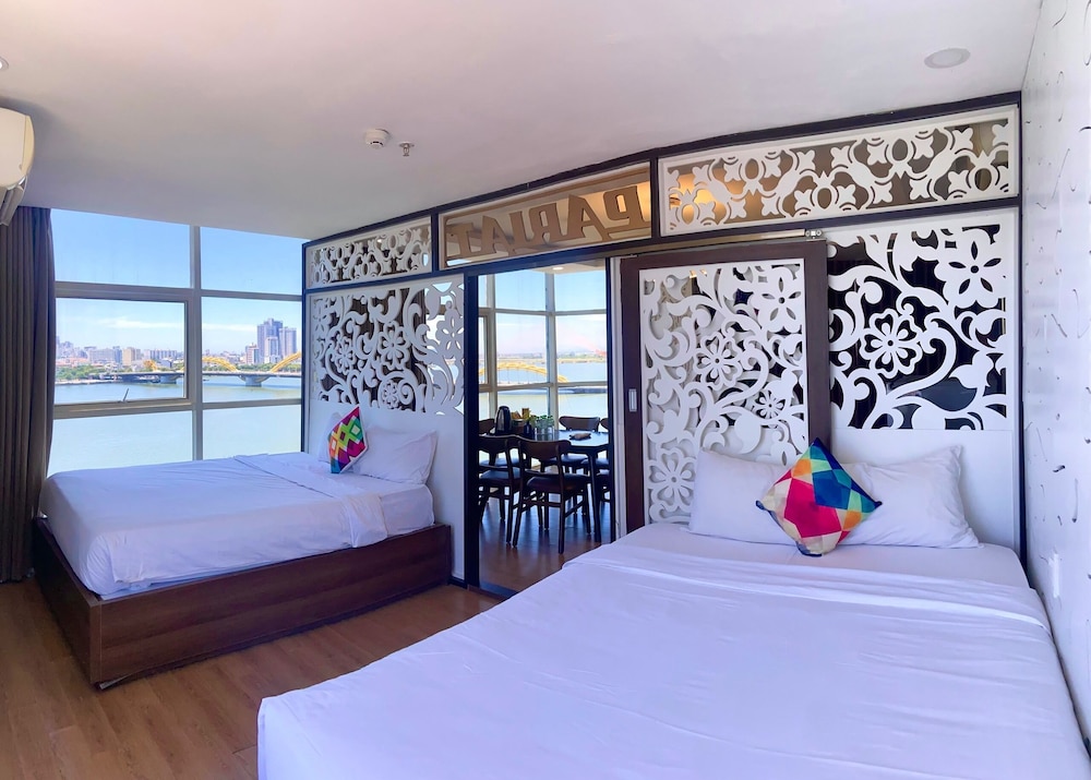 2 BEDROOMS, SUITE, RIVER VIEW