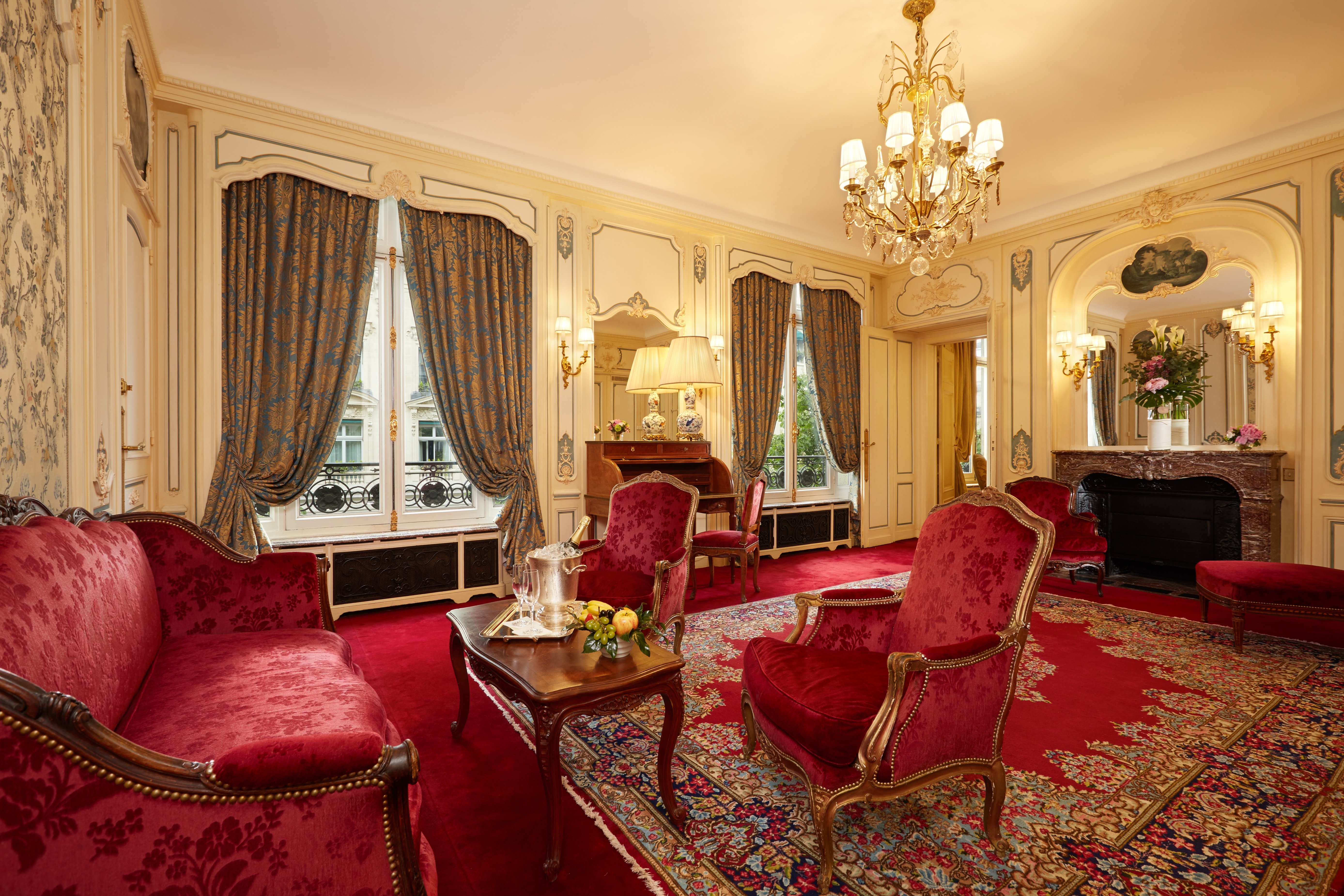 HOTEL RAPHAEL 51/80