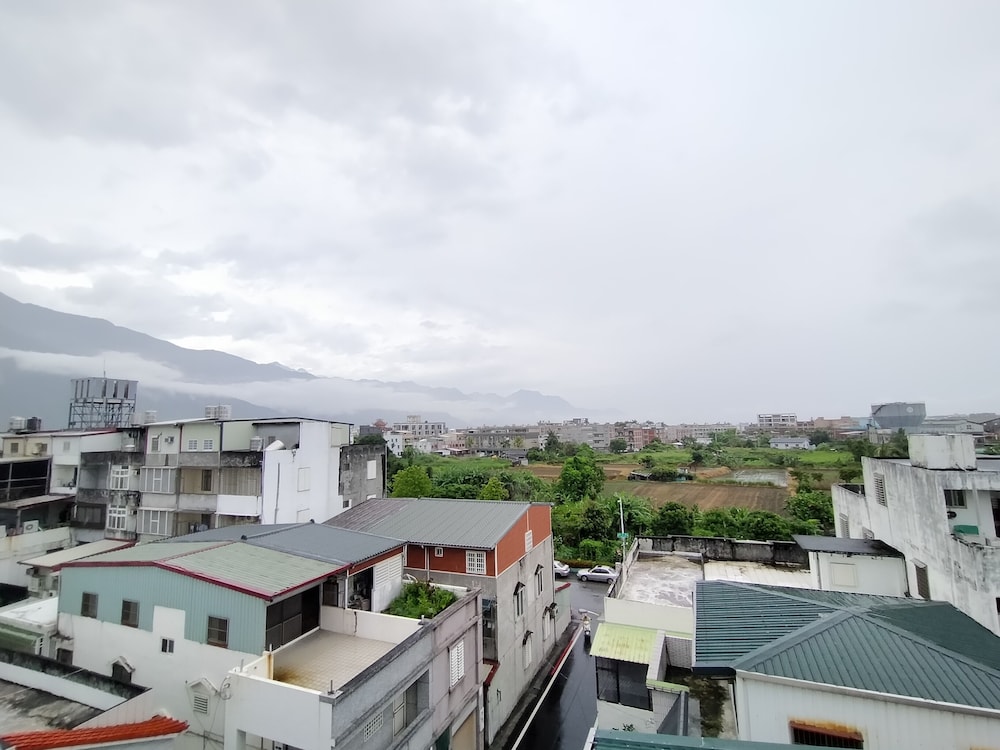 Tau Tau Chu Hotel 7/66