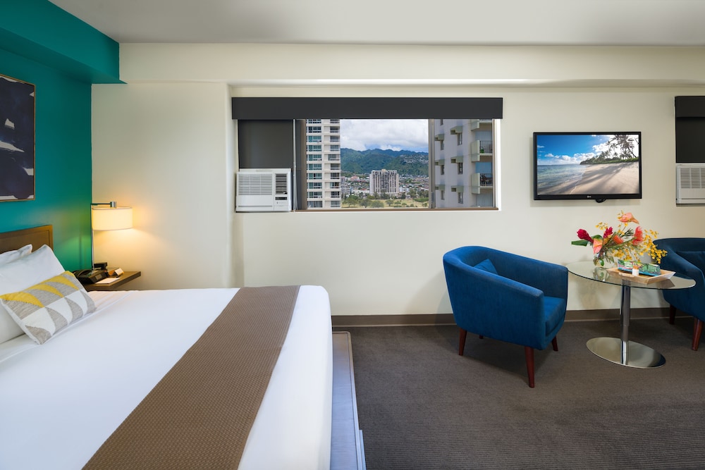LIFESTYLE, JUNIOR SUITE, KING BED, MOUNTAIN VIEW, SOFA