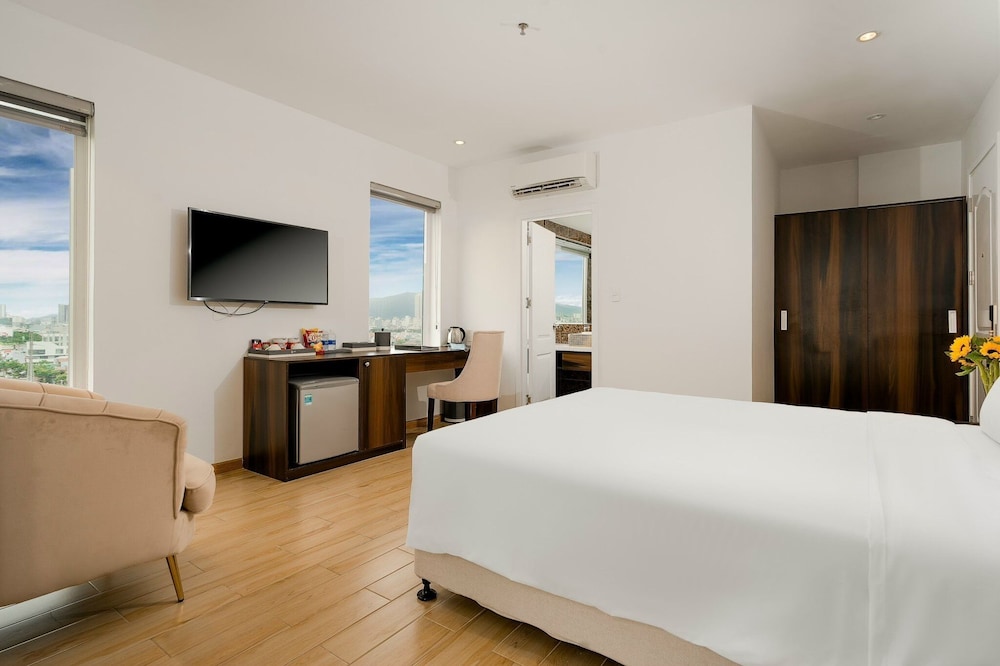 RHM Luxury Hotel And Suite 21/53