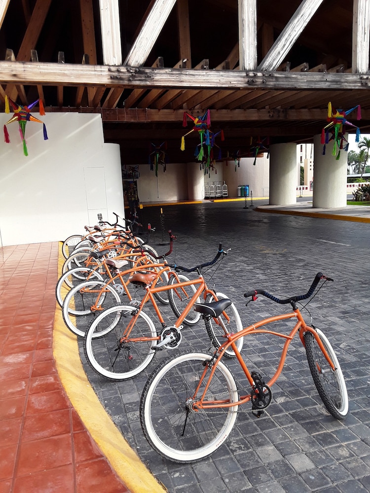 Club Regina Puerto Vallarta 66/75