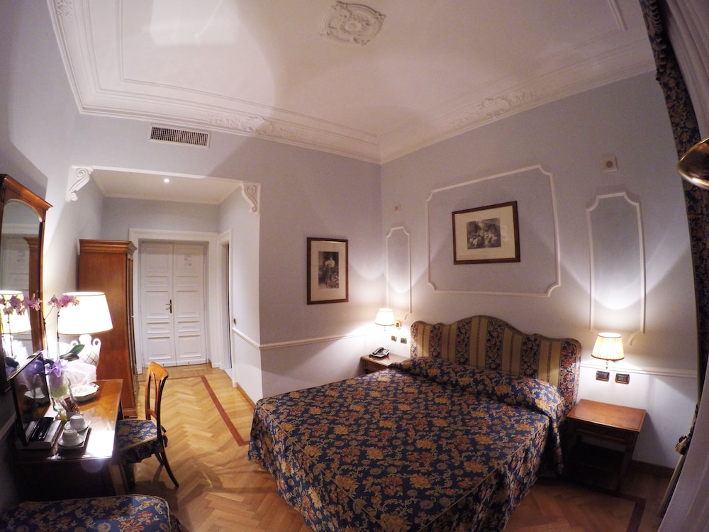 Hotel Cellini 26/61