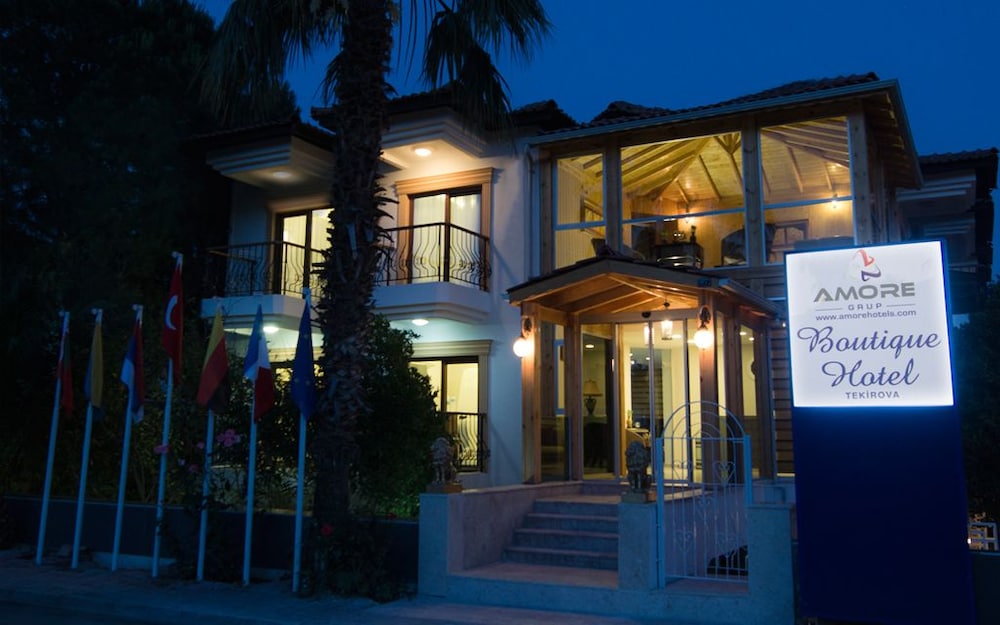 Amore Hotel 2/29