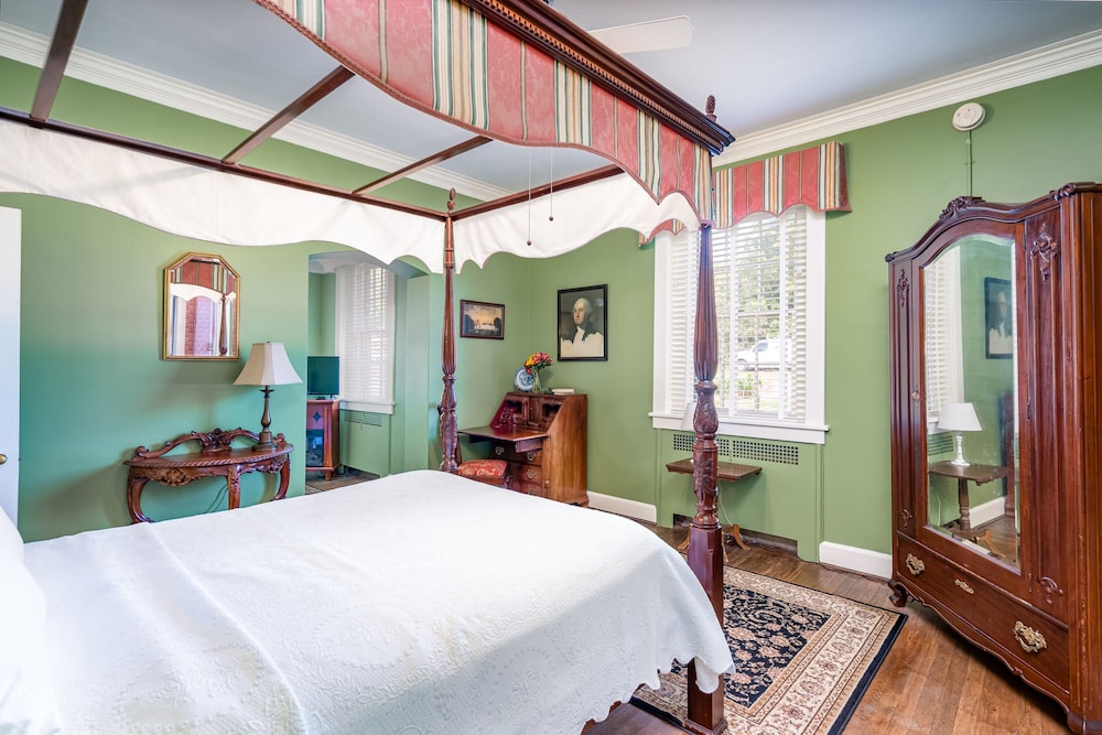 Cedars of Williamsburg Bed & Breakfast 21/50