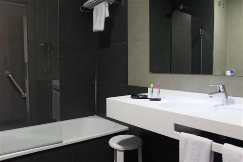 Room, Double or Twin Bed, Partial Sea View