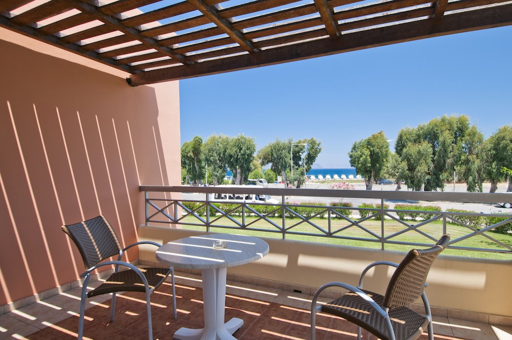 Kipriotis Maris Suites 32/64