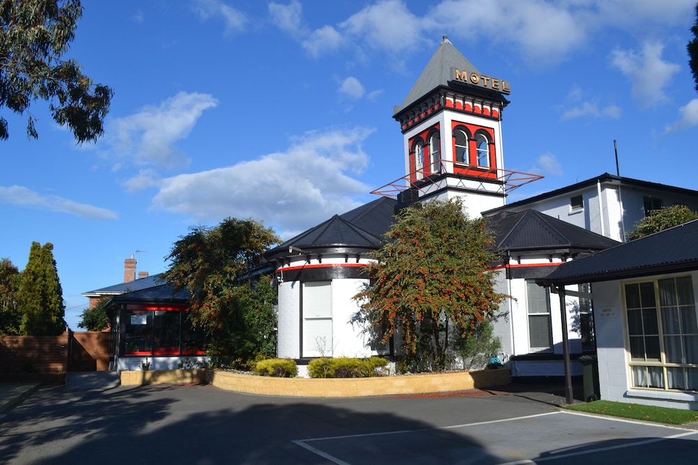 HOBART TOWER MOTEL 39/43