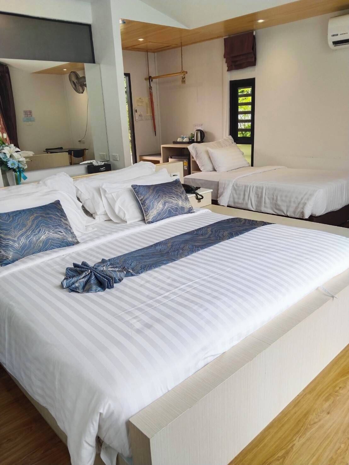 Studio, Villa, 1 Queen and 1 Single Bed, Pool Access