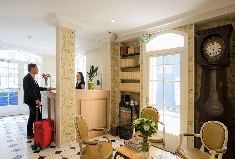 Hotel Romance Malesherbes By Patrick Hayat Formerly Romance Malesherbes 55/66