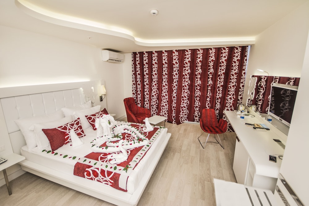 Laguna Beach Alya Resort & SPA 18/50