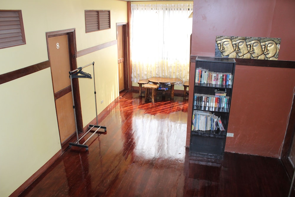 Lolo Oyong Pension House 21/39