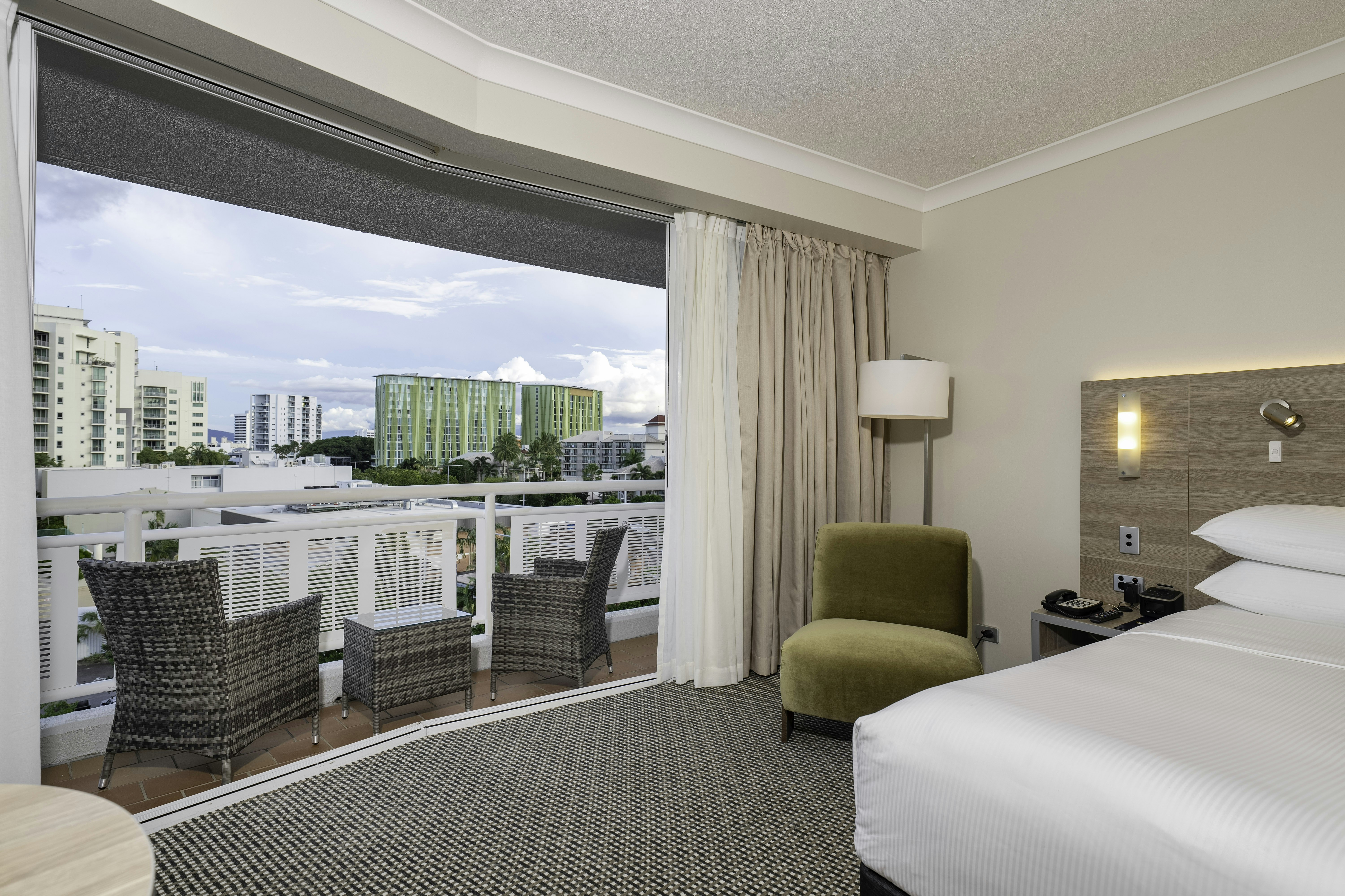 Room, 2 Double Beds, Water View، DoubleTree by Hilton Hotel Cairns 3/6
