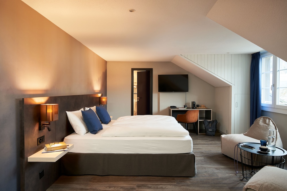 COMFORT, DOUBLE BED