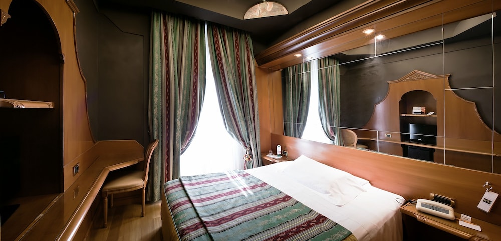 Isa Hotel 44/58