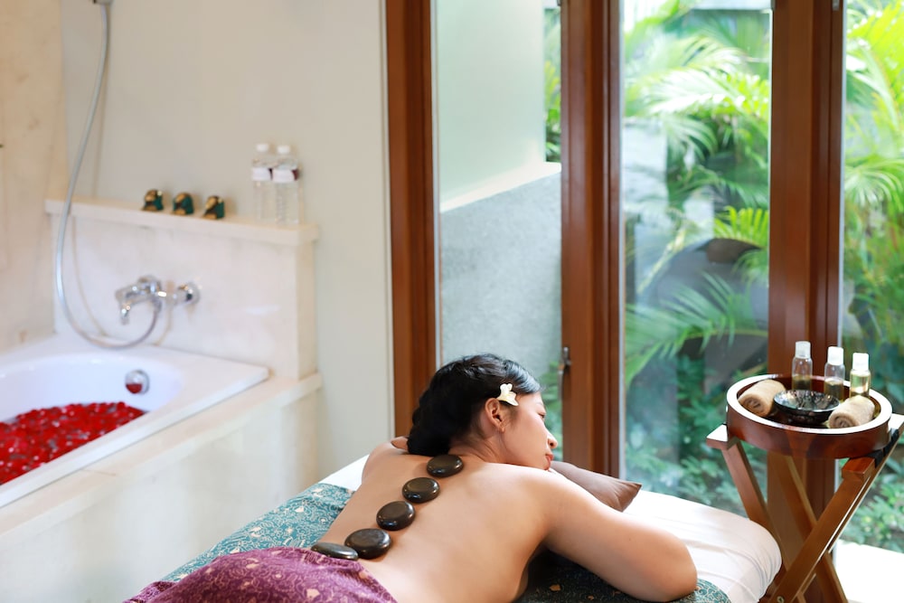 Royal Kamuela Villas & Suites at Monkey Forest Ubud – Adults Only 40/75