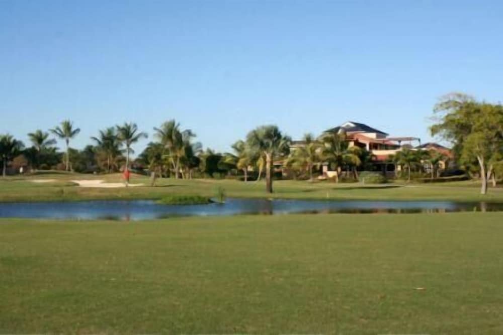 The Golf Suites 24/37