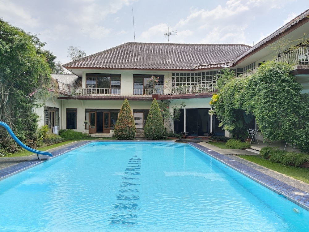 The Garden Family Guest House 4/50