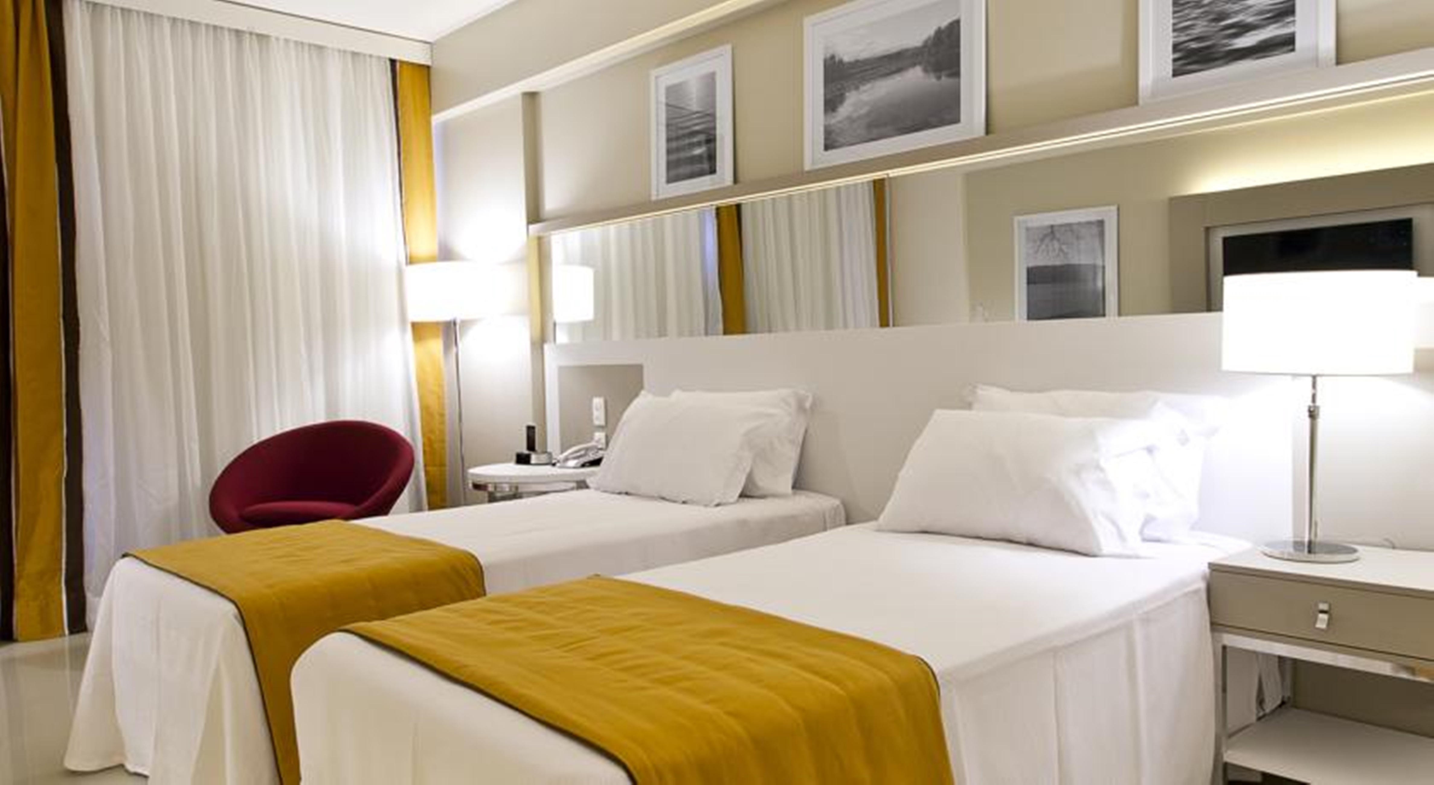 Luxury, Twin Beds
