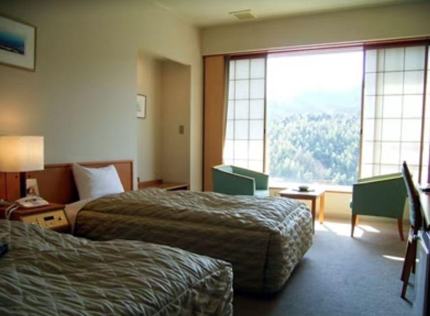 Bright, Twin Beds