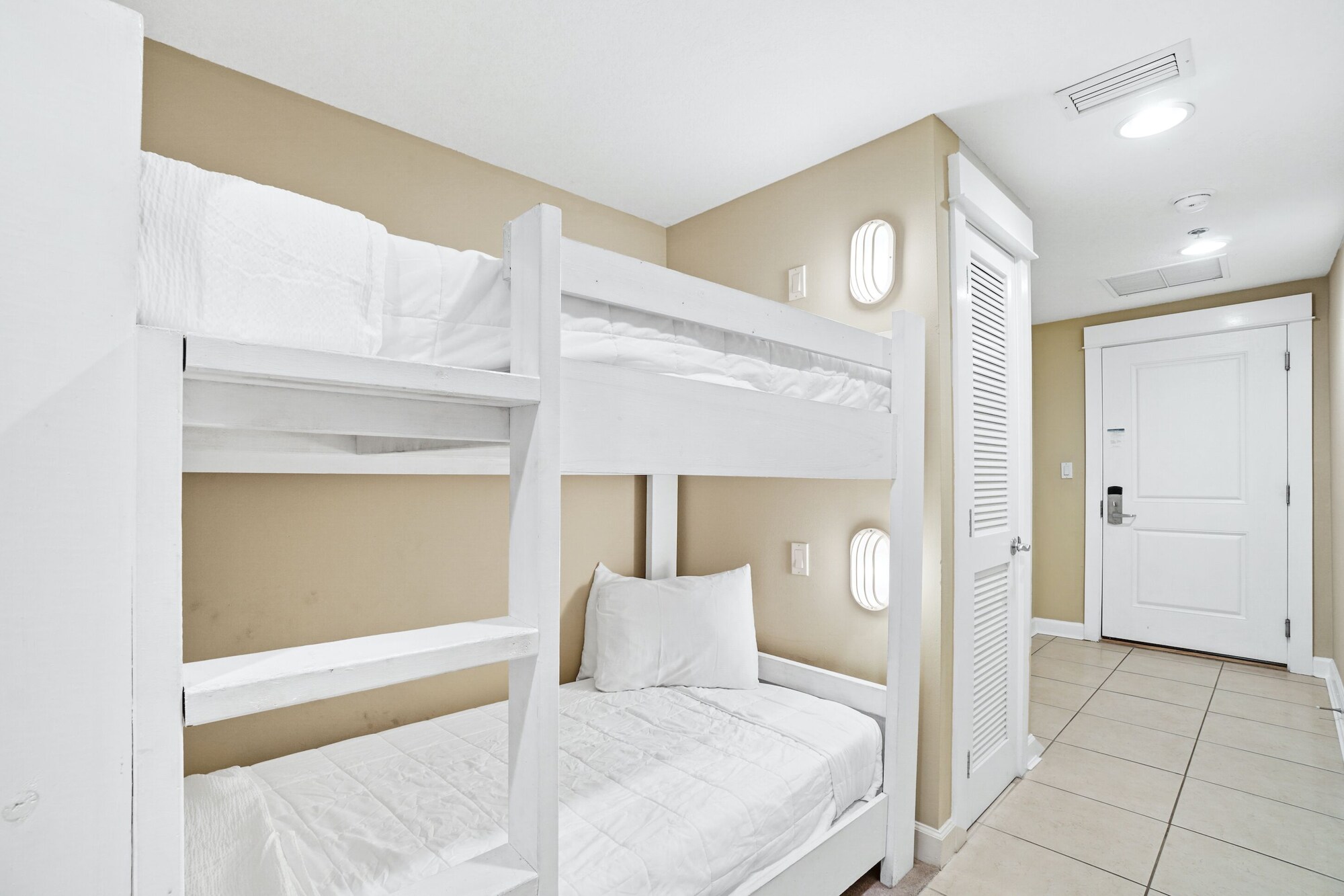 1 Bedroom, Condo, Bunk Bed, Queen Bed, Sea View, Sofa