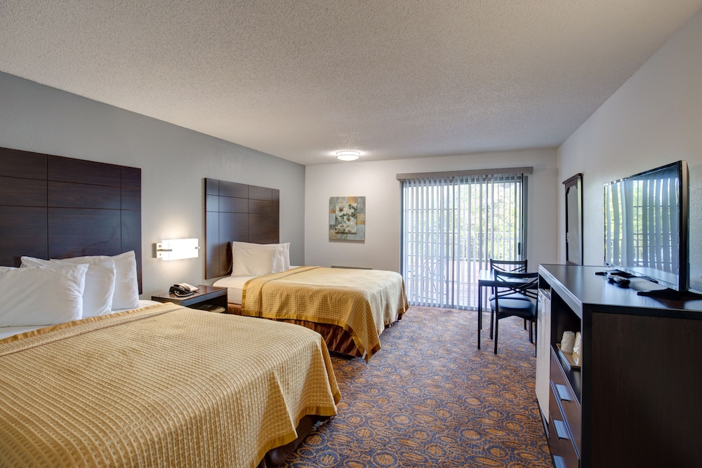 Howard Johnson by Wyndham Branson Theatre District 16/59