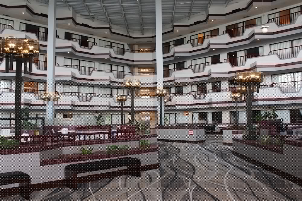 Howard Johnson by Wyndham Lima 7/59