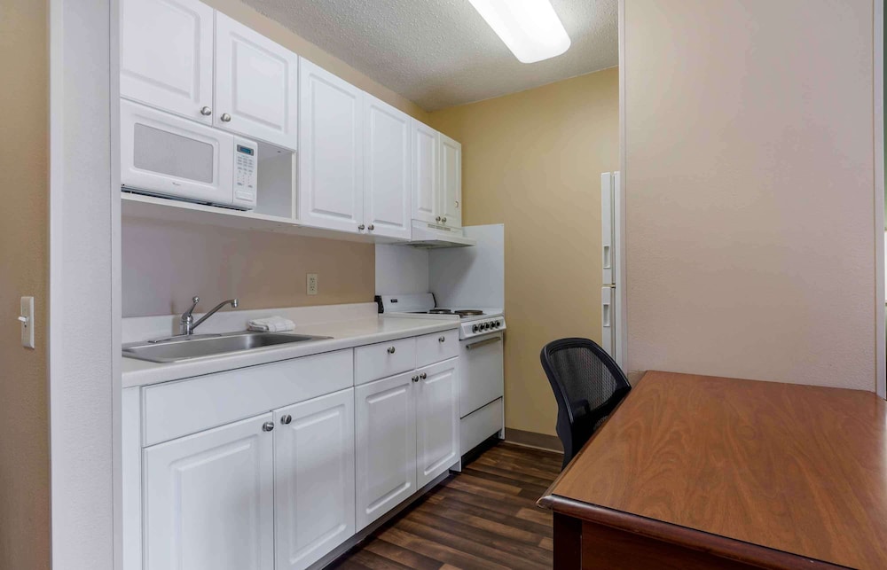 Extended Stay America - Dallas - Farmers Branch 50/50