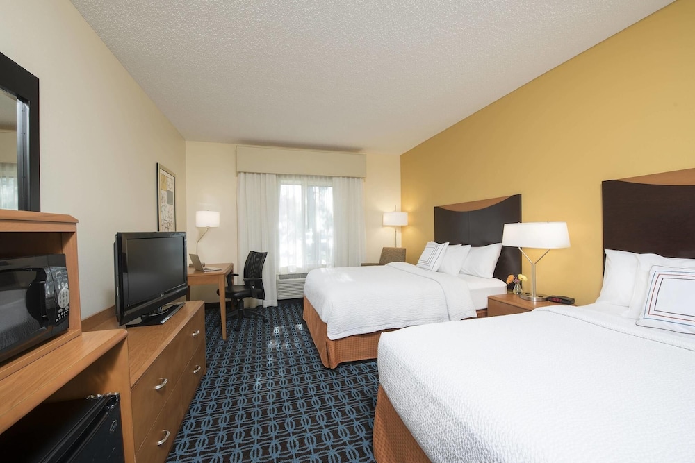 Spark by Hilton Bloomington 5/43
