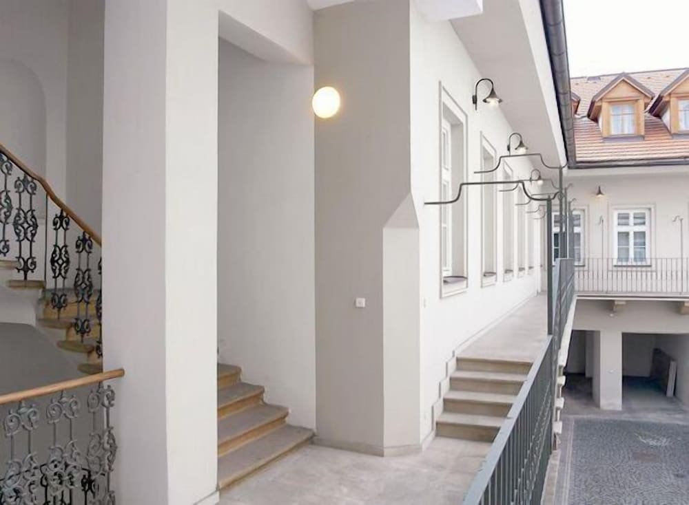Prague Central Residence 3/26