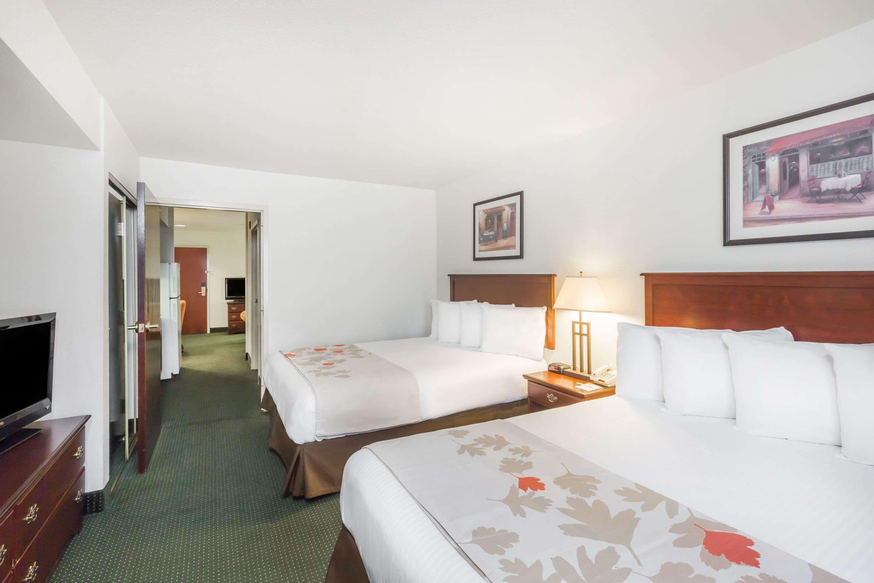 SUITE, 2 QUEEN BEDS