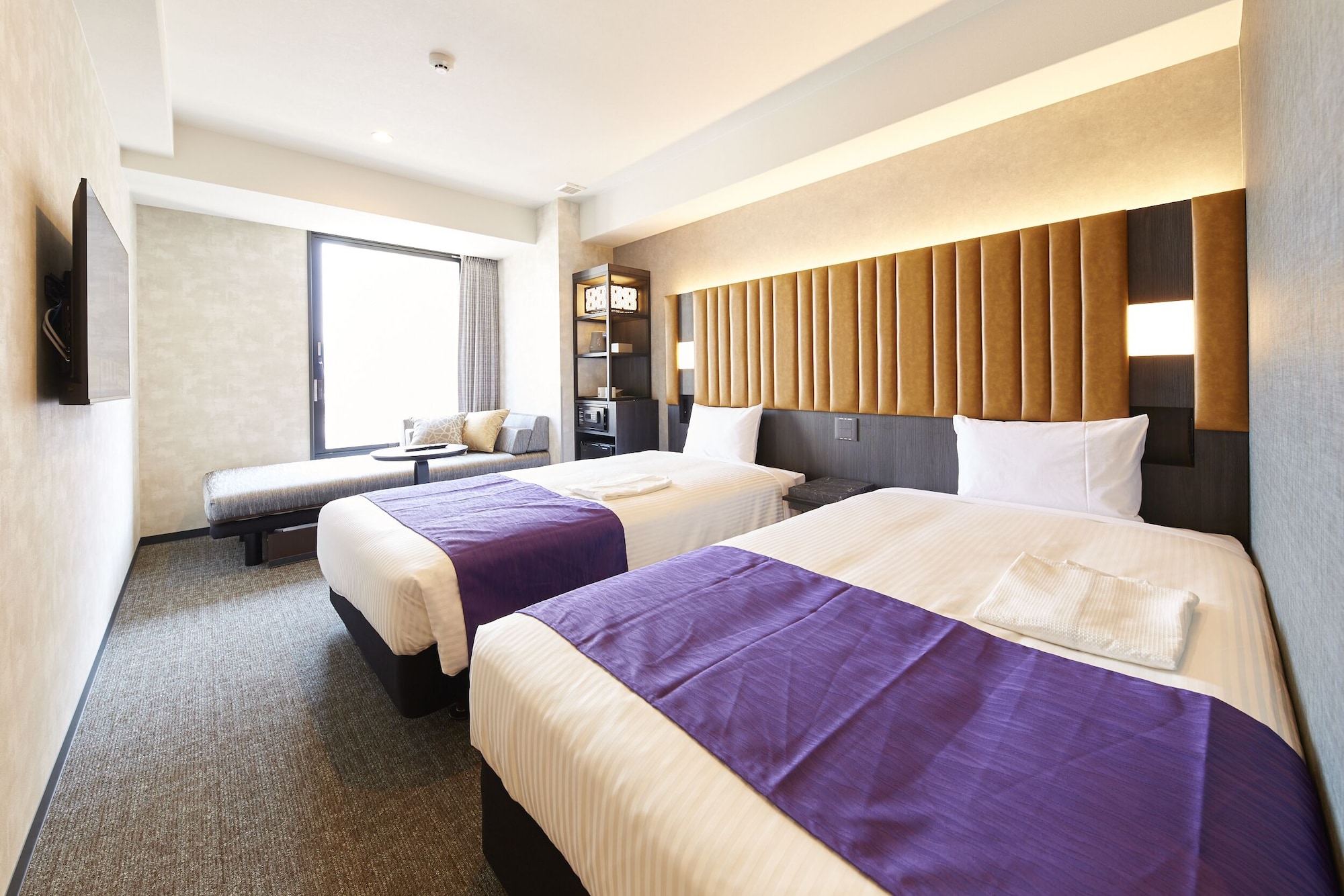 STANDARD, KING BED