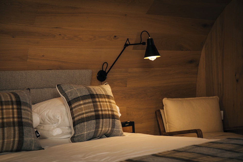 Bracken Hide Hotel 22/47