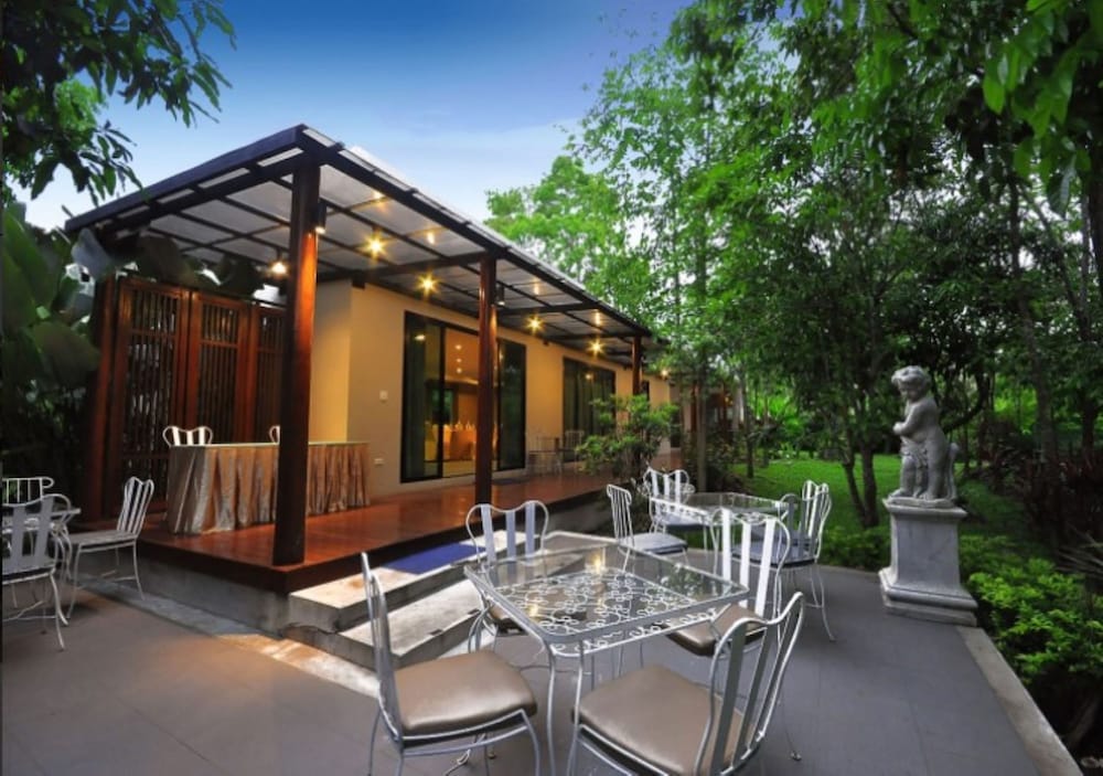 Phuwanalee Resort Khao Yai in PAK CHONG