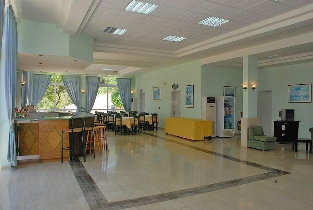 Paramonas Hotel 11/50